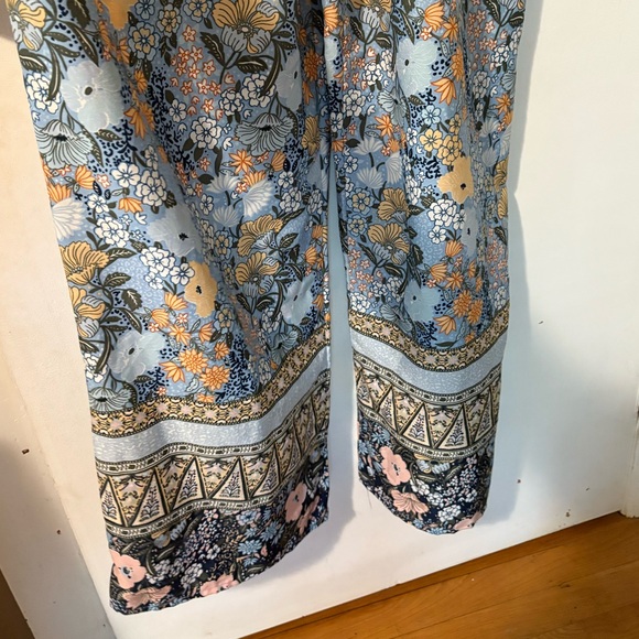 BOG Collective Floral Wide Leg Pantsuit with Crochet Top. Size women’s medium. - Picture 6 of 8